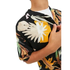Jack & Jones Noah Tropical Relaxed-Fit Shirt 10 Jack & Jones Noah Tropical Relaxed-Fit Shirt -Unde Clothing Shop https3A2F2Fimage.s5a.com2Fis2Fimage2FTheBay2F5715370717803 alt33Fwid3D120026hei3D120026qlt3D9026resMode3Dsharp226op usm3D0.92C1.02C82C0 640x