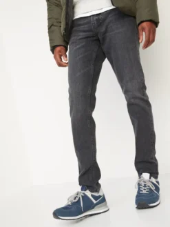 Old Navy Relaxed Slim Taper Built-In Flex Dark Gray Jeans -Unde Clothing Shop https3A2F2Foldnavy.gapcanada.ca2Fwebcontent2F00272F4282F5602Fcn27428560.jpg 640x